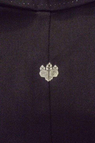 画像4: O0509S 女性用留袖  シルク（正絹） 黒, 鶴 【中古】【USED】【リサイクル】 ★★☆☆☆【O0509S】 (4)