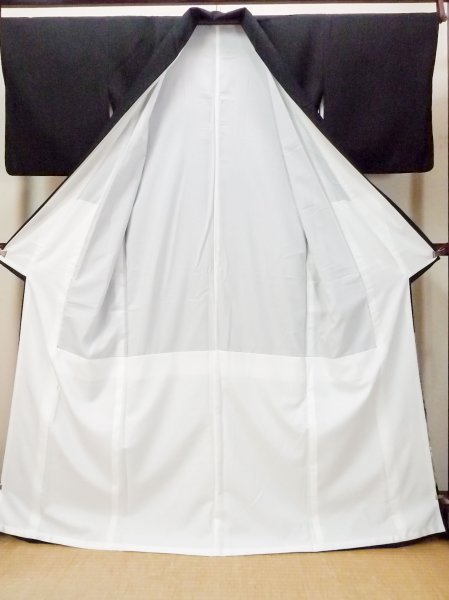 画像3: O0509U 女性用留袖  化繊 黒, 梅 【中古】【USED】【リサイクル】 ★★★☆☆【O0509U】 (3)