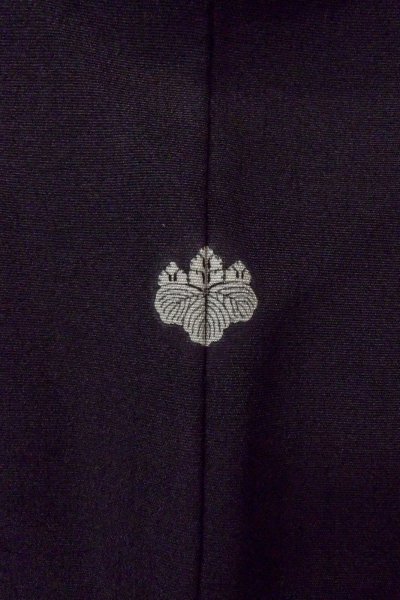 画像4: O0509U 女性用留袖  化繊 黒, 梅 【中古】【USED】【リサイクル】 ★★★☆☆【O0509U】 (4)