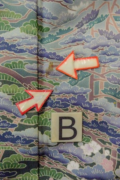 画像18: O0509U 女性用留袖  化繊 黒, 梅 【中古】【USED】【リサイクル】 ★★★☆☆【O0509U】 (18)