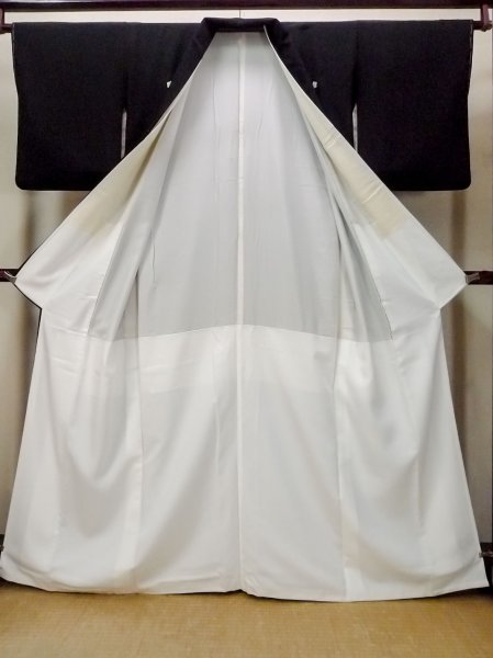 画像3: O0509V 女性用留袖  シルク（正絹） 黒, 梅 【中古】【USED】【リサイクル】 ★★★★☆【O0509V】 (3)