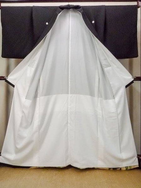 画像3: O0509W 女性用留袖  シルク（正絹） 黒, 菊 【中古】【USED】【リサイクル】 ★★★☆☆【O0509W】 (3)