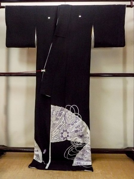 画像2: O0509X 女性用留袖  シルク（正絹） 黒, 梅 【中古】【USED】【リサイクル】 ★★☆☆☆【O0509X】 (2)