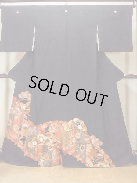 画像1: O0509Z 女性用留袖  シルク（正絹） 黒, ぼたん 【中古】【USED】【リサイクル】 ★★★☆☆【O0509Z】 (1)