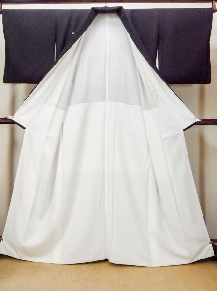 画像3: O0509Z 女性用留袖  シルク（正絹） 黒, ぼたん 【中古】【USED】【リサイクル】 ★★★☆☆【O0509Z】 (3)