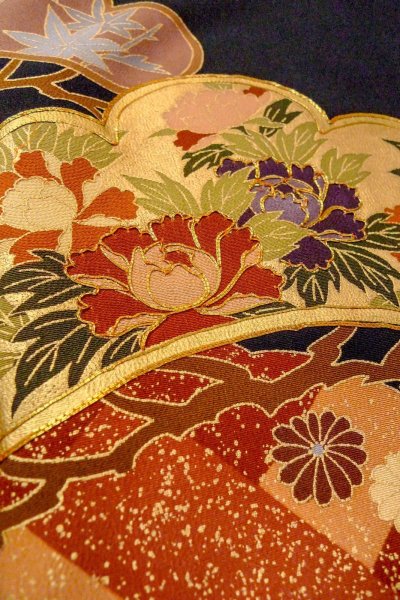 画像12: O0509Z 女性用留袖  シルク（正絹） 黒, ぼたん 【中古】【USED】【リサイクル】 ★★★☆☆【O0509Z】 (12)