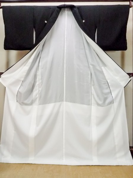 画像3: O0510A 女性用留袖  化繊 黒, 梅 【中古】【USED】【リサイクル】 ★★☆☆☆【O0510A】 (3)