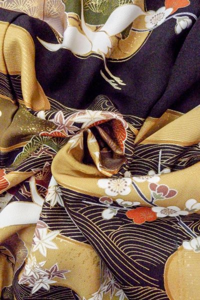 画像15: O0510A 女性用留袖  化繊 黒, 梅 【中古】【USED】【リサイクル】 ★★☆☆☆【O0510A】 (15)