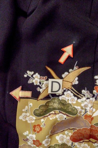 画像21: O0510A 女性用留袖  化繊 黒, 梅 【中古】【USED】【リサイクル】 ★★☆☆☆【O0510A】 (21)