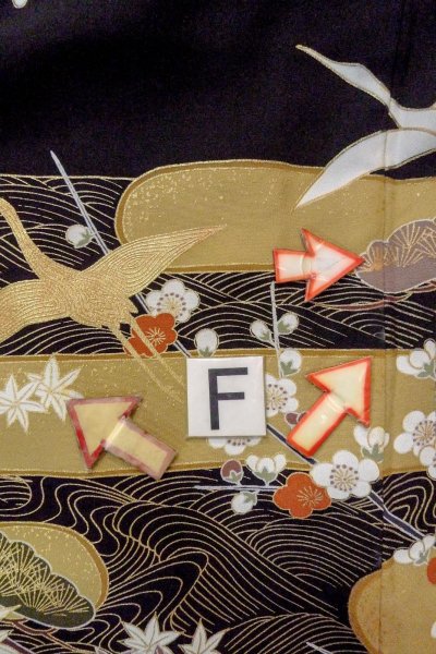 画像23: O0510A 女性用留袖  化繊 黒, 梅 【中古】【USED】【リサイクル】 ★★☆☆☆【O0510A】 (23)