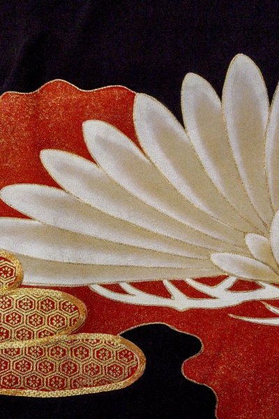 画像9: O0510B 女性用留袖  シルク（正絹） 黒, 花 【中古】【USED】【リサイクル】 ★★★☆☆【O0510B】 (9)