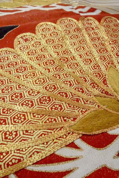 画像10: O0510B 女性用留袖  シルク（正絹） 黒, 花 【中古】【USED】【リサイクル】 ★★★☆☆【O0510B】 (10)