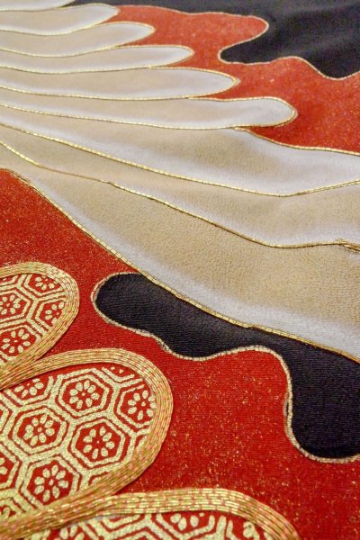 画像11: O0510B 女性用留袖  シルク（正絹） 黒, 花 【中古】【USED】【リサイクル】 ★★★☆☆【O0510B】 (11)