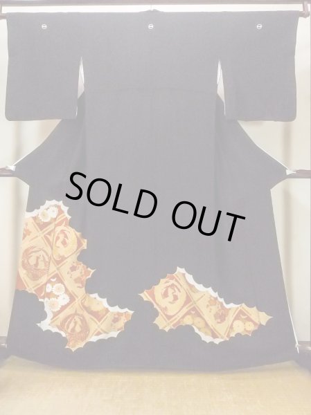 画像1: O0510C 女性用留袖  シルク（正絹） 黒, 菊 【中古】【USED】【リサイクル】 ★★★☆☆【O0510C】 (1)