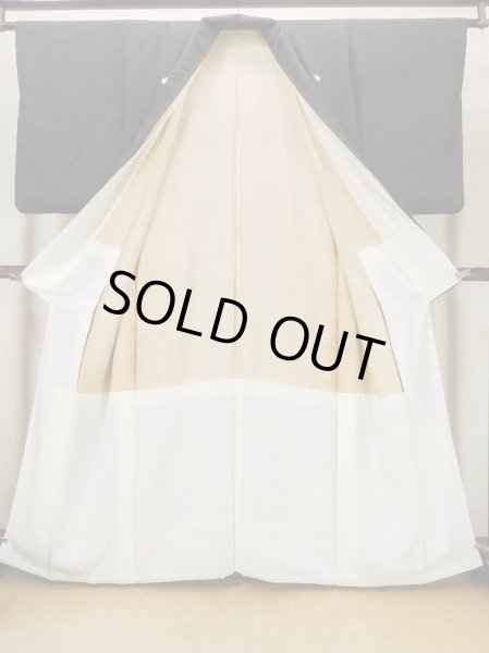 画像3: O0510D 女性用留袖  シルク（正絹） 黒, 菊 【中古】【USED】【リサイクル】 ★☆☆☆☆【O0510D】 (3)