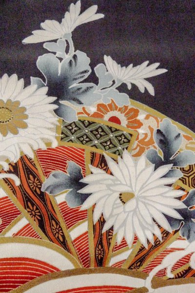 画像9: O0510D 女性用留袖  シルク（正絹） 黒, 菊 【中古】【USED】【リサイクル】 ★☆☆☆☆【O0510D】 (9)