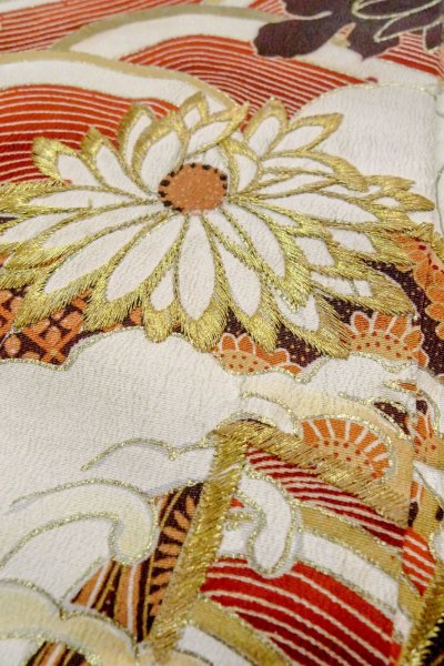 画像12: O0510D 女性用留袖  シルク（正絹） 黒, 菊 【中古】【USED】【リサイクル】 ★☆☆☆☆【O0510D】 (12)