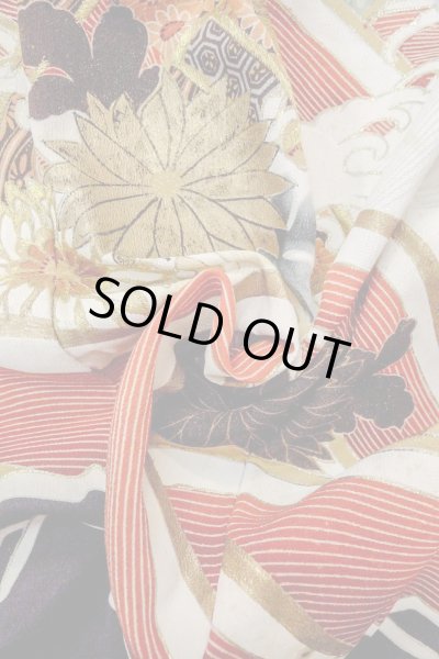 画像16: O0510D 女性用留袖  シルク（正絹） 黒, 菊 【中古】【USED】【リサイクル】 ★☆☆☆☆【O0510D】 (16)