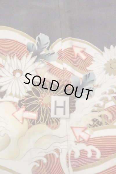 画像25: O0510D 女性用留袖  シルク（正絹） 黒, 菊 【中古】【USED】【リサイクル】 ★☆☆☆☆【O0510D】 (25)