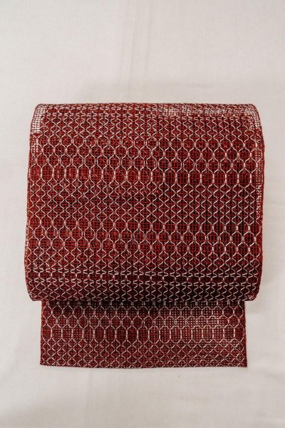 画像2: O0528E 八寸(袋名古屋)帯 女性用着物 麻   えんじ 幾何学模様 【中古】 【USED】 【リサイクル】 ★★★★☆ (2)