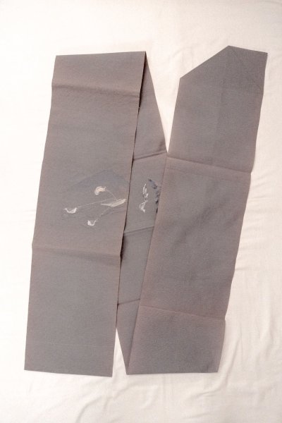 画像1: O0529B 八寸（袋名古屋）帯 女性用着物 麻  灰色がかった 紫色 鳥 【中古】 【USED】 【リサイクル】 ★★☆☆☆ (1)
