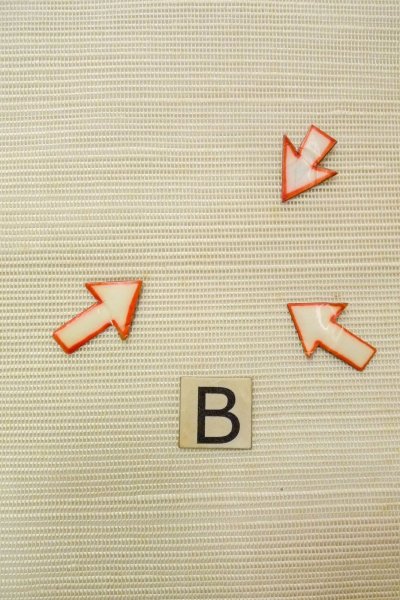 画像14: O0606B 名古屋帯 女性用着物 麻  淡い オフ　ホワイト 抽象的模様 【中古】 【USED】 【リサイクル】 ★★☆☆☆ (14)