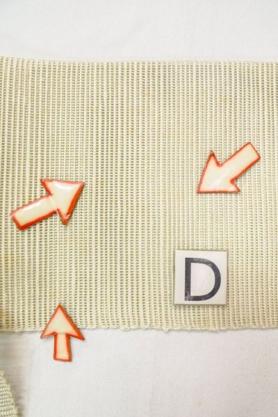 画像16: O0606B 名古屋帯 女性用着物 麻  淡い オフ　ホワイト 抽象的模様 【中古】 【USED】 【リサイクル】 ★★☆☆☆ (16)