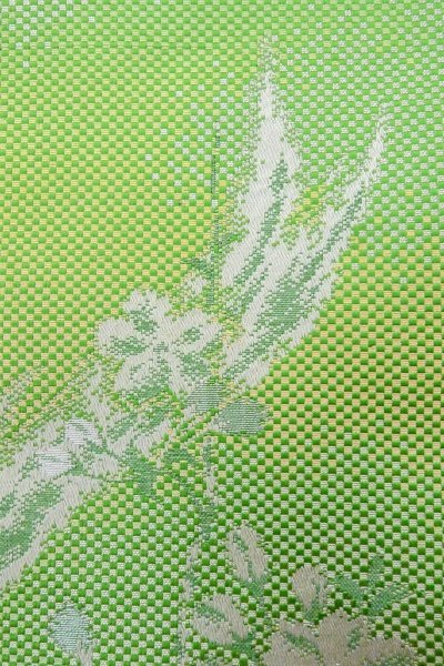 画像6: O0606Q 八寸（袋名古屋）帯 女性用着物 シルク（正絹）  光沢のある 黄緑色 桜 【中古】 【USED】 【リサイクル】 ★★☆☆☆ (6)