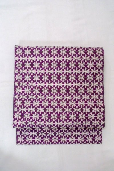 画像2: O0606T 八寸（袋名古屋）帯 女性用着物 シルク（正絹）   紫色 花 【中古】 【USED】 【リサイクル】 ★★★★☆ (2)