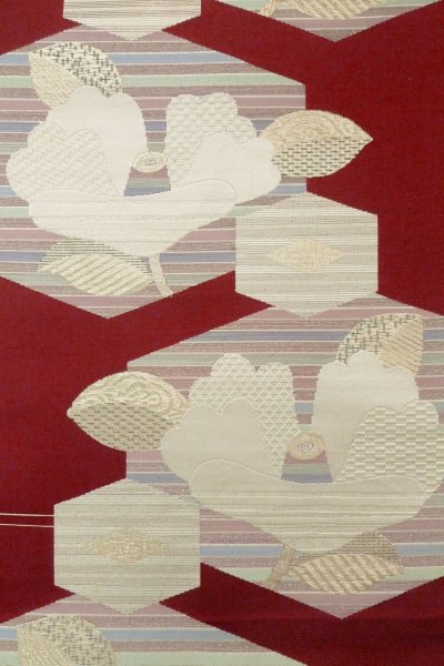 画像4: O0606V 八寸（袋名古屋）帯 女性用着物 シルク（正絹）  深い 赤色 椿 【中古】 【USED】 【リサイクル】 ★★★☆☆ (4)