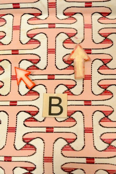 画像13: O0606X 八寸（袋名古屋）帯 女性用着物 シルク（正絹）   オフ　ホワイト 幾何学模様 【中古】 【USED】 【リサイクル】 ★★☆☆☆ (13)