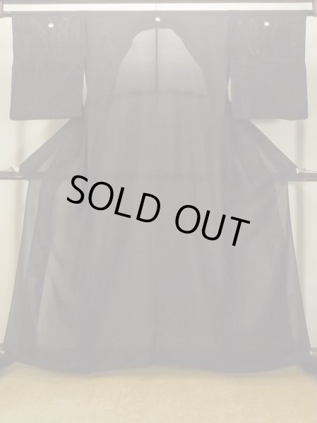 画像1: O0624C 女性用紋付  シルク（正絹） 黒,  【中古】【USED】【リサイクル】 ★★★★☆【O0624C】 (1)