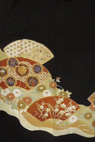 画像5: O0624F 女性用留袖  シルク（正絹） 黒, 菊 【中古】【USED】【リサイクル】 ★★☆☆☆【O0624F】 (5)