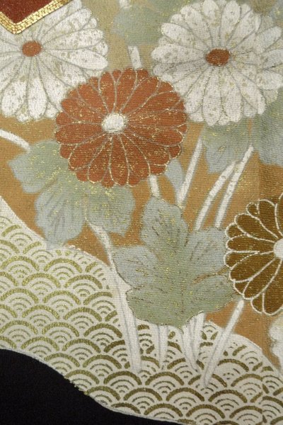 画像9: O0624F 女性用留袖  シルク（正絹） 黒, 菊 【中古】【USED】【リサイクル】 ★★☆☆☆【O0624F】 (9)