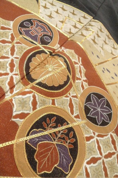 画像12: O0624F 女性用留袖  シルク（正絹） 黒, 菊 【中古】【USED】【リサイクル】 ★★☆☆☆【O0624F】 (12)