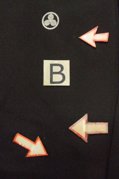 画像21: O0624F 女性用留袖  シルク（正絹） 黒, 菊 【中古】【USED】【リサイクル】 ★★☆☆☆【O0624F】 (21)