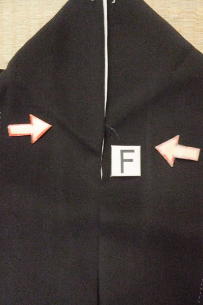 画像25: O0624F 女性用留袖  シルク（正絹） 黒, 菊 【中古】【USED】【リサイクル】 ★★☆☆☆【O0624F】 (25)