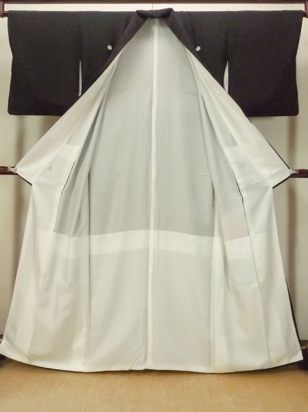 画像3: O0624G 女性用留袖  シルク（正絹） 黒, 唐花 【中古】【USED】【リサイクル】 ★☆☆☆☆【O0624G】 (3)