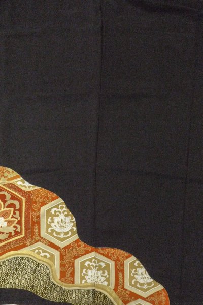 画像6: O0624G 女性用留袖  シルク（正絹） 黒, 唐花 【中古】【USED】【リサイクル】 ★☆☆☆☆【O0624G】 (6)