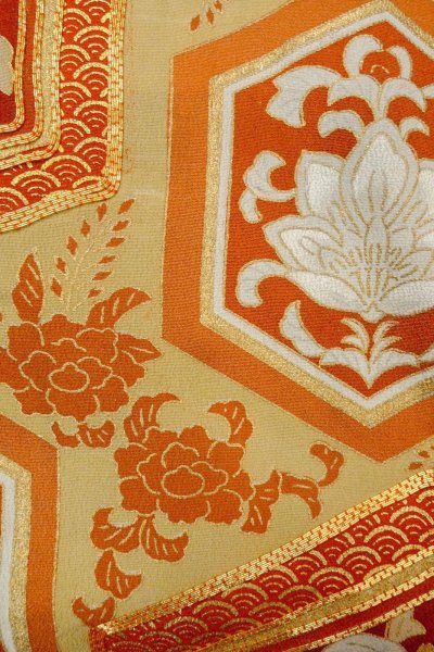 画像8: O0624G 女性用留袖  シルク（正絹） 黒, 唐花 【中古】【USED】【リサイクル】 ★☆☆☆☆【O0624G】 (8)