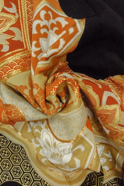 画像16: O0624G 女性用留袖  シルク（正絹） 黒, 唐花 【中古】【USED】【リサイクル】 ★☆☆☆☆【O0624G】 (16)