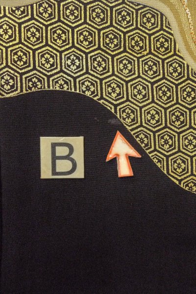 画像19: O0624G 女性用留袖  シルク（正絹） 黒, 唐花 【中古】【USED】【リサイクル】 ★☆☆☆☆【O0624G】 (19)