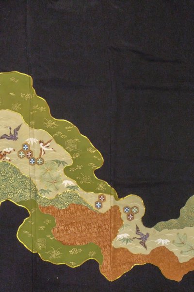 画像5: O0624I 女性用留袖  シルク（正絹） 黒, 梅 【中古】【USED】【リサイクル】 ★★★☆☆【O0624I】 (5)