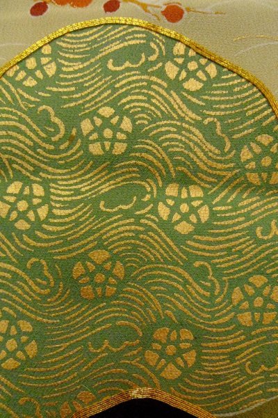 画像9: O0624I 女性用留袖  シルク（正絹） 黒, 梅 【中古】【USED】【リサイクル】 ★★★☆☆【O0624I】 (9)