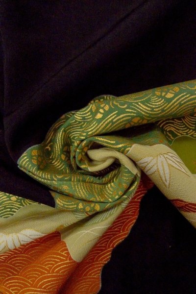 画像16: O0624I 女性用留袖  シルク（正絹） 黒, 梅 【中古】【USED】【リサイクル】 ★★★☆☆【O0624I】 (16)