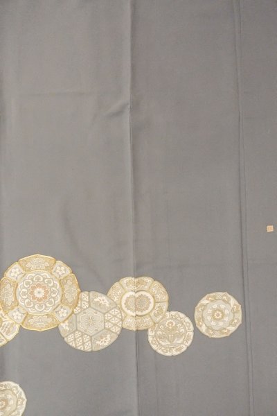 画像6: O0624J 女性用留袖  シルク（正絹） 青み灰色, 唐花 【中古】【USED】【リサイクル】 ★★★☆☆【O0624J】 (6)