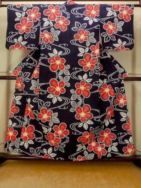 画像1: O0624Q 女性用注染浴衣  綿 藍, 花 【中古】【USED】【リサイクル】 ★☆☆☆☆【O0624Q】 (1)
