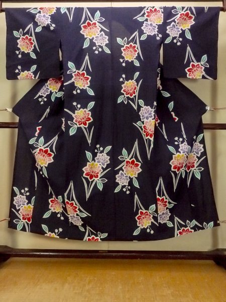 画像1: O0624R 女性用注染浴衣  綿 藍, 花 【中古】【USED】【リサイクル】 ★☆☆☆☆【O0624R】 (1)