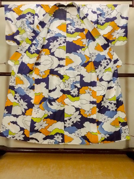 画像2: O0624S 女性用浴衣（日本製）  綿 藍, もみじ 【中古】【USED】【リサイクル】 ★★☆☆☆【O0624S】 (2)