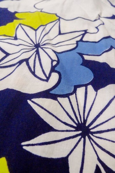 画像9: O0624S 女性用浴衣（日本製）  綿 藍, もみじ 【中古】【USED】【リサイクル】 ★★☆☆☆【O0624S】 (9)